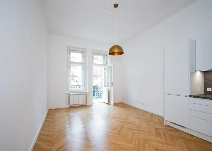 Pronájem bytu 1+kk s balkónkem, ulice Ovenecká 315/32, Praha - Holešovice