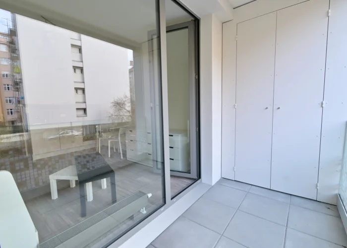 Pronájem bytu 1+kk o výměře 33 m² s lodžií v lokalitě Praha - Košíře