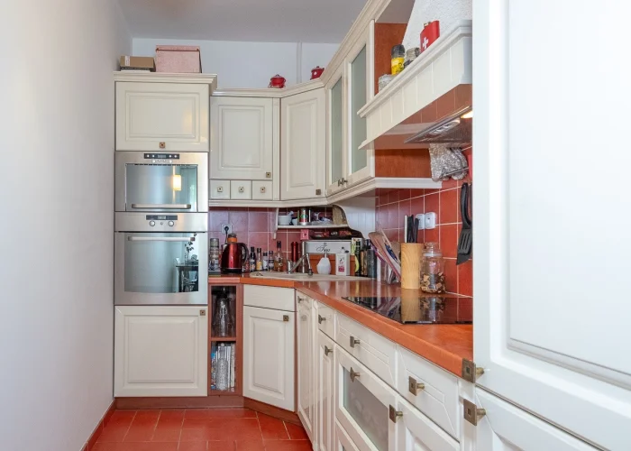 Pronájem zařízeného bytu 2+kk,  60m² s balkonem, Praha - Prosek