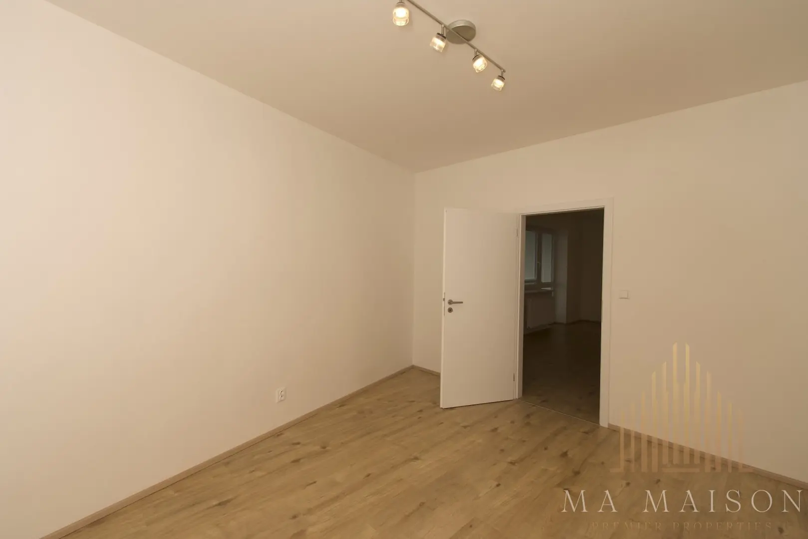 Pronájem bytu 2+kk/B/G/S, 45 m², nezařízený, Rakovník II