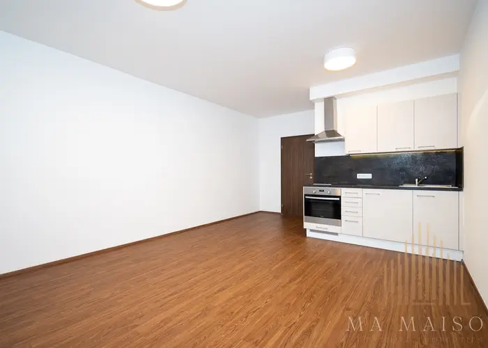 Pronájem bytu 1+kk/B o výměře 32 m2 Praha Střížkov