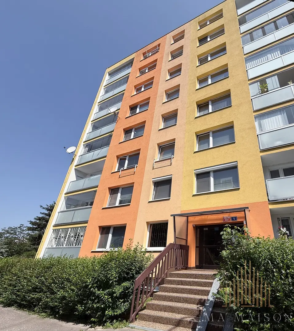 Pronájem slunného bytu 2+kk, 41 m², zařízený, Praha - Modřany