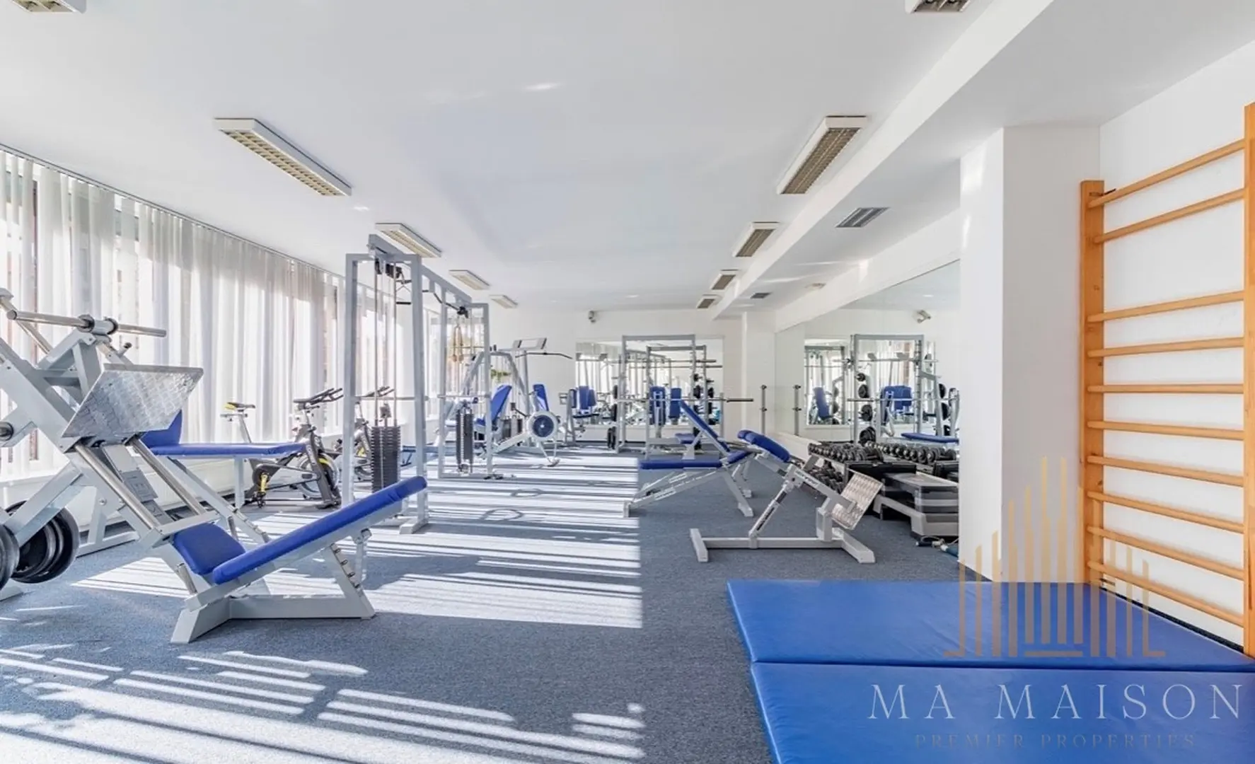 Pronájem světlého bytu 3+kk/G/L s výměrou 95 m², Praha 8