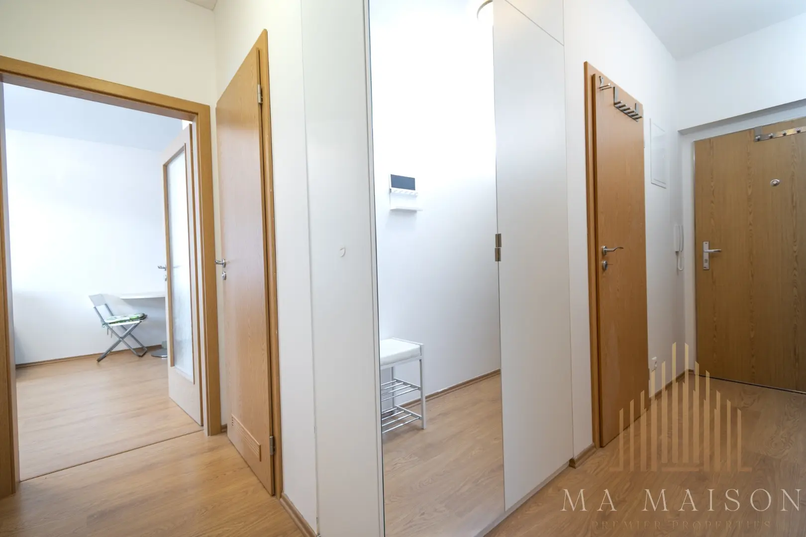 Pronájem slunného bytu 2+kk/G/B/S s výměrou  45m² - Praha - Uhříněves