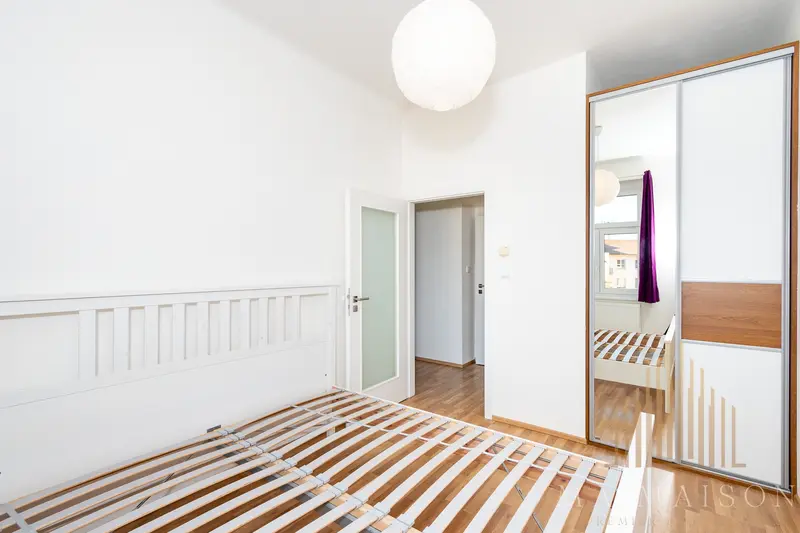 Pronájem bytu 2+kk, 39 m² - Praha - Vysočany