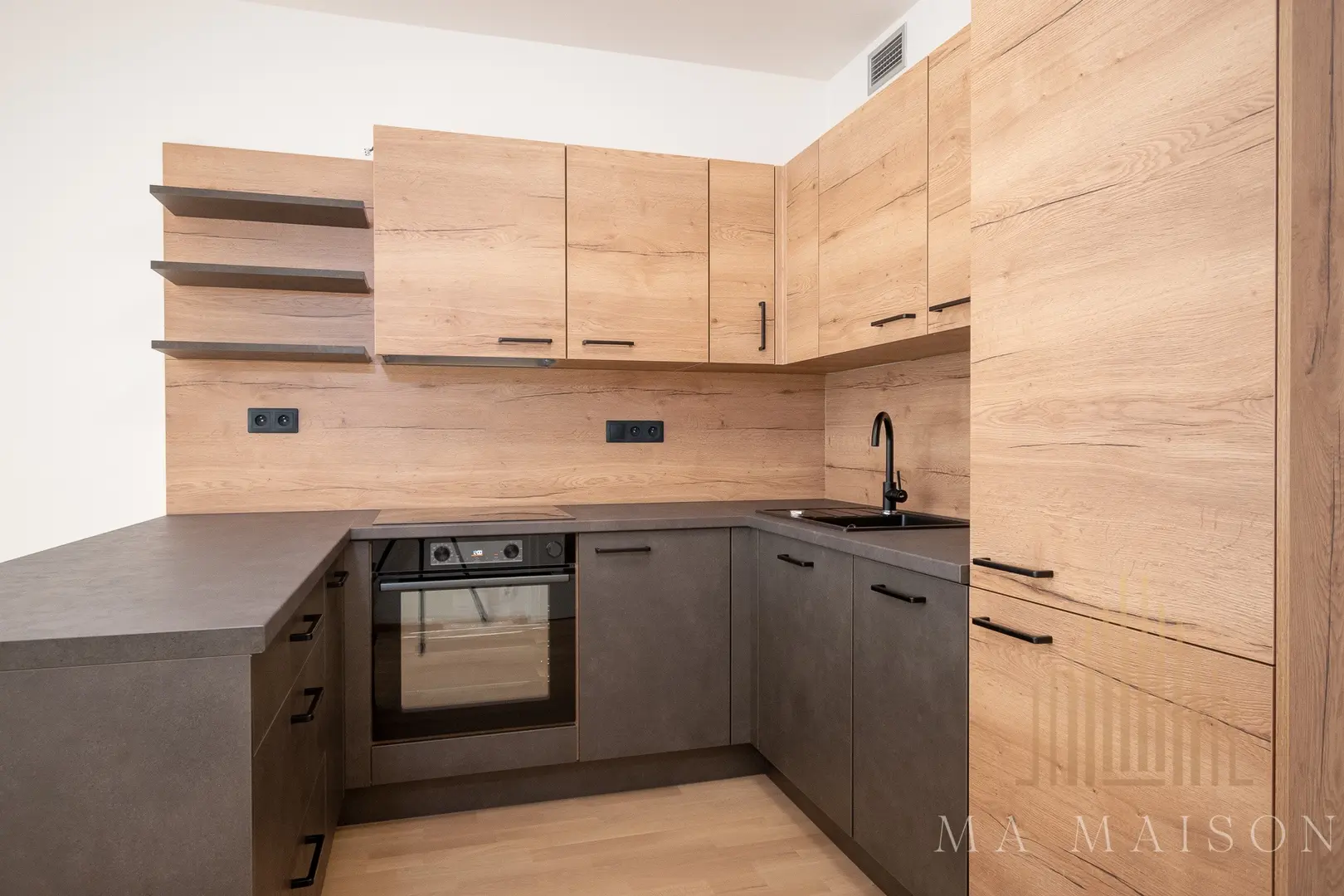 Moderní byt 2+kk/B, nezařízený, ul. Smržových, Praha 9 - Vysočany