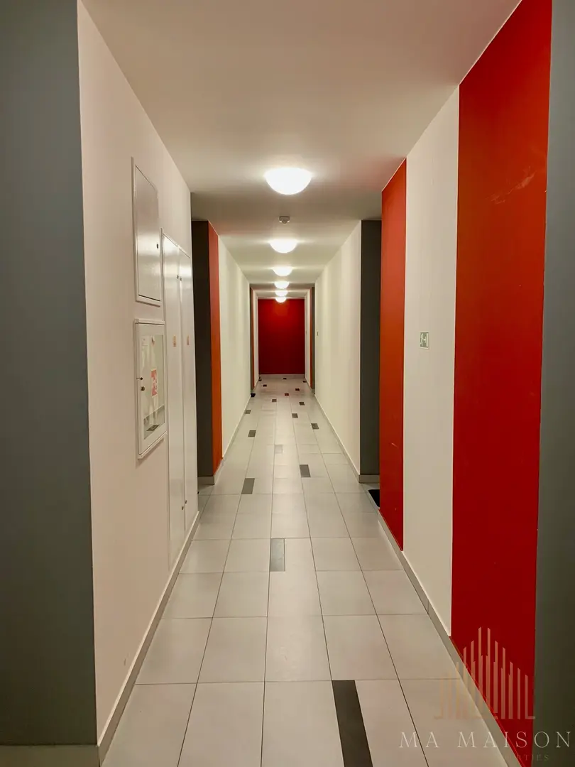 Pronájem bytu 2+kk s balkonem a garáží, ul. Pod Harfou, Praha - Vysočany