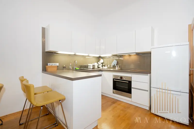 Pronájem bytu 2+kk, ulice Ruská, Praha - Vršovice