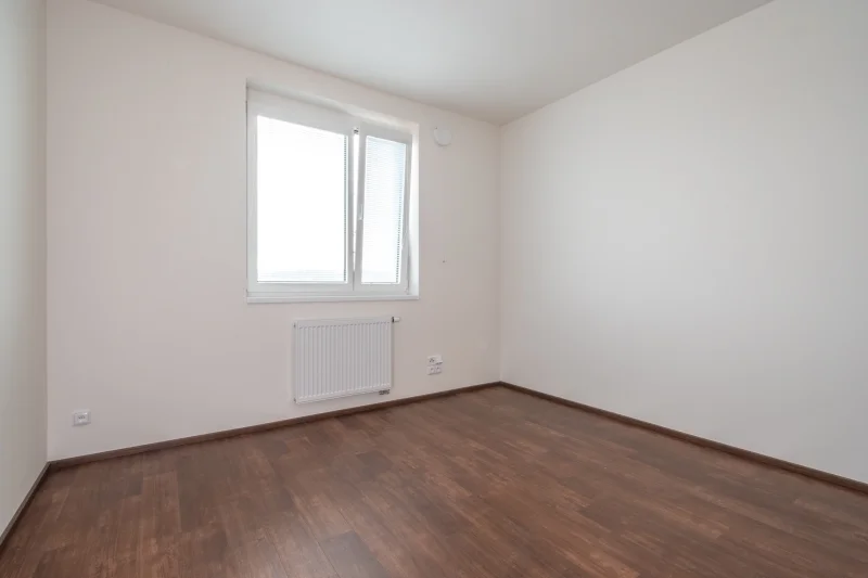 Pronájem bytu 2+kk s balkónem, ulice Poděbradská 1158/49, Praha - Hloubětín