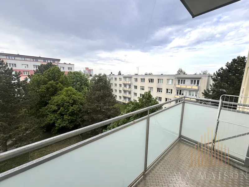 Pronájem bytu 3+kk/B, po rekonstrukci, zařízený, Praha - Letňany