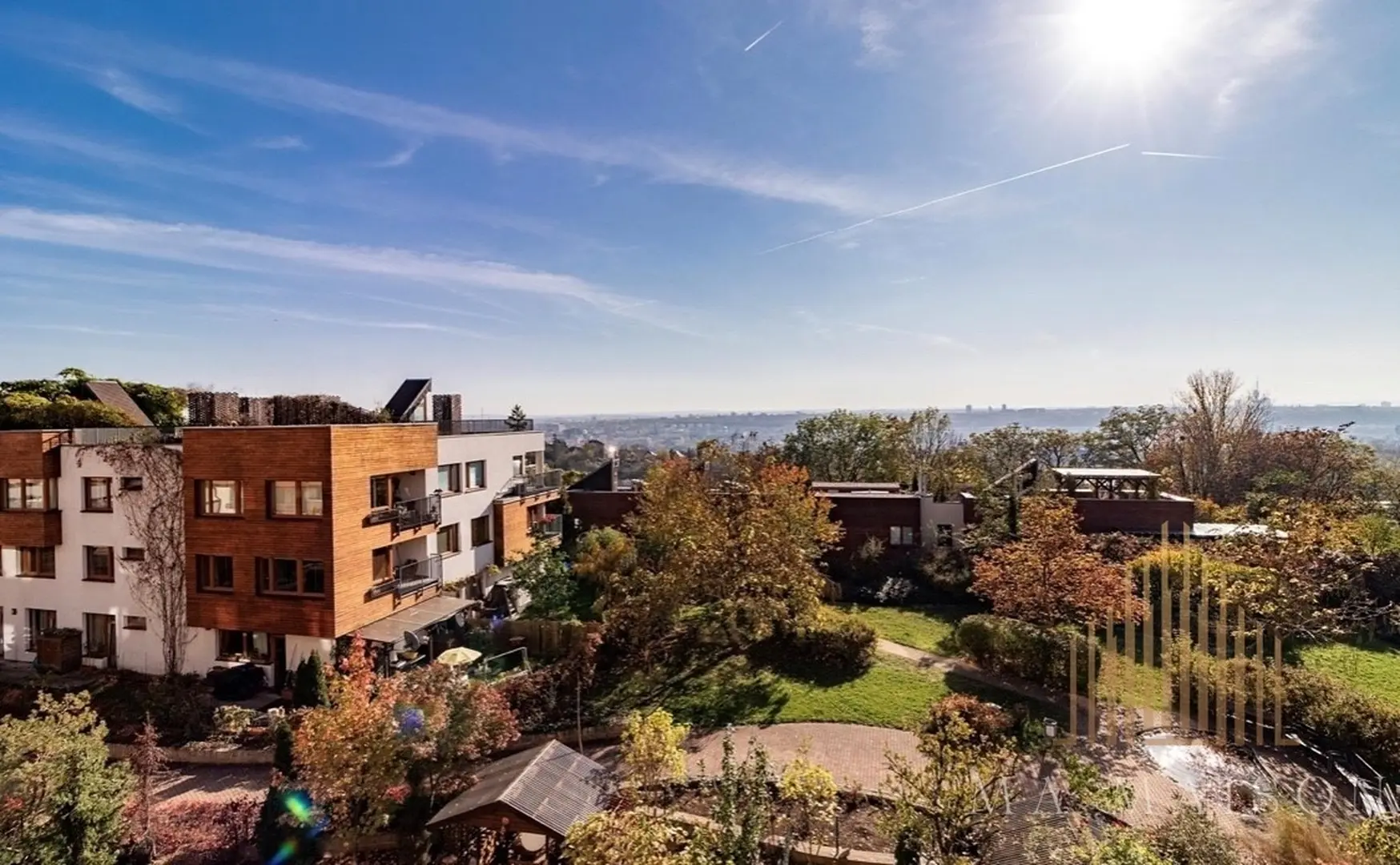 Pronájem světlého bytu 3+kk/G/L s výměrou 95 m², Praha 8