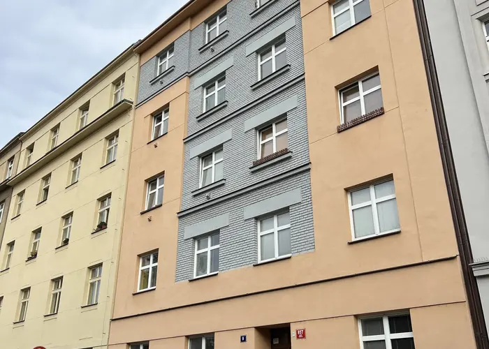 Pronájem mezonetového bytu 2+kk, 103m², Pod Vilami, Praha Nusle