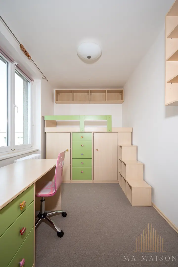 Pronájem bytu 3+kk/B, po rekonstrukci, zařízený, Praha - Letňany