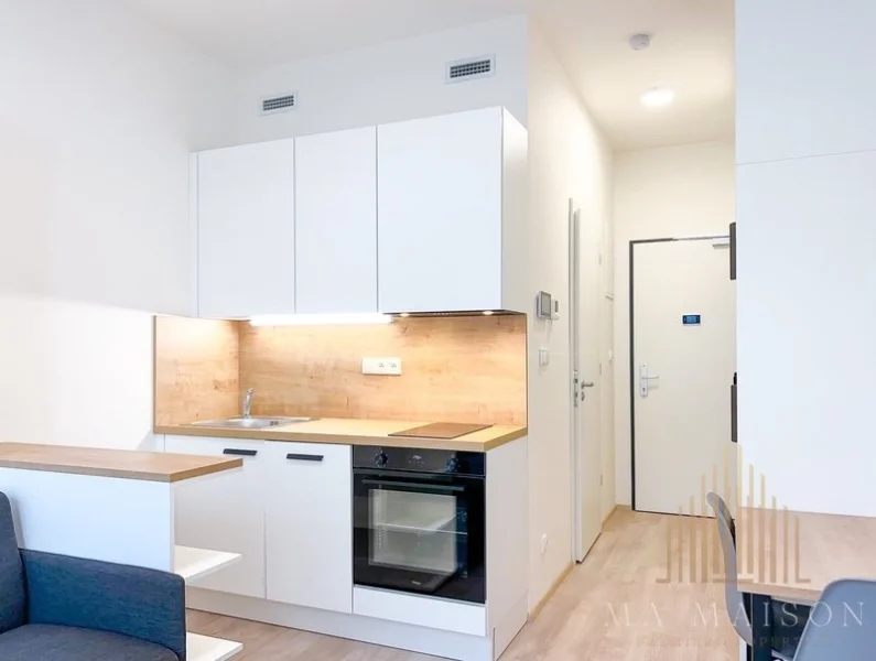Pronájem bytu 1+kk 20 m², Praha - Smíchov