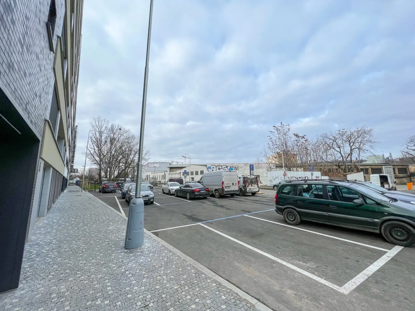 Pronájem bytu 2+kk, 43m², ulice Jankovcova 1629/65, Praha - Holešovice