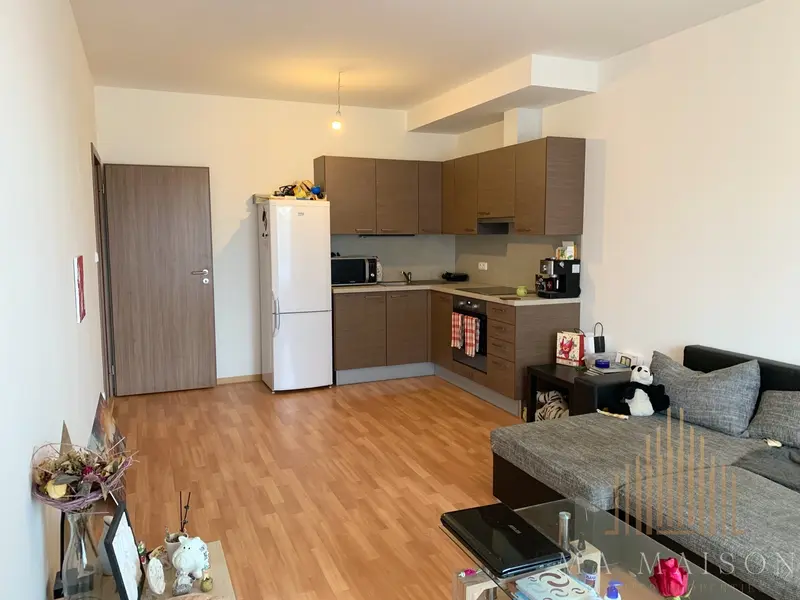 Pronájem bytu 2+kk s balkonem a garáží, ul. Pod Harfou, Praha - Vysočany