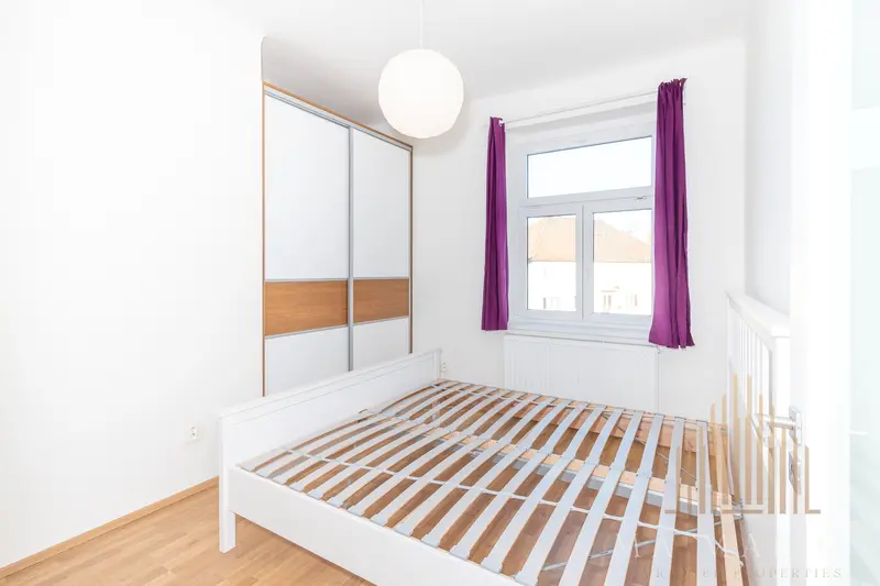 Pronájem bytu 2+kk, 39 m² - Praha - Vysočany