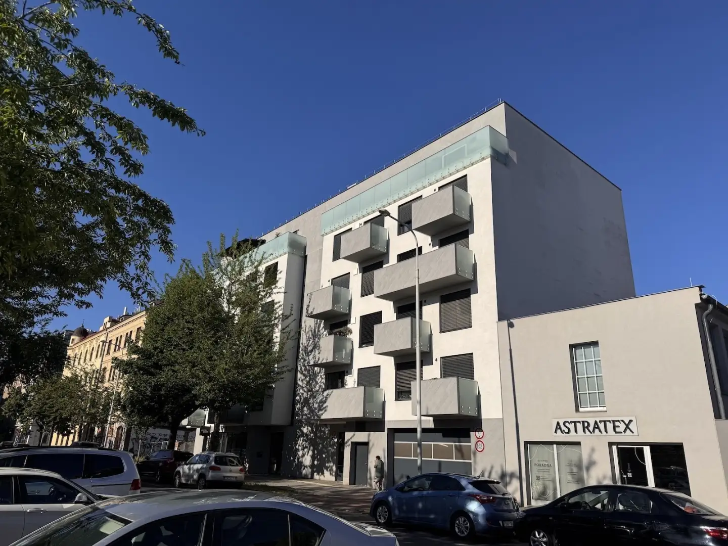 Pronájem moderního bytu 1+kk, 33 m2 + balkon,  Praha 7 - Holešovice