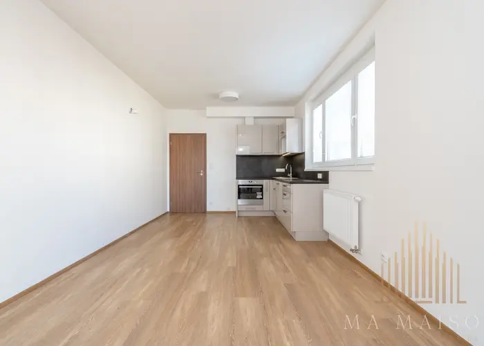 Pronájem bytu 2+kk/B/G, nezařízený, 55m², Praha 9 - Střížkov