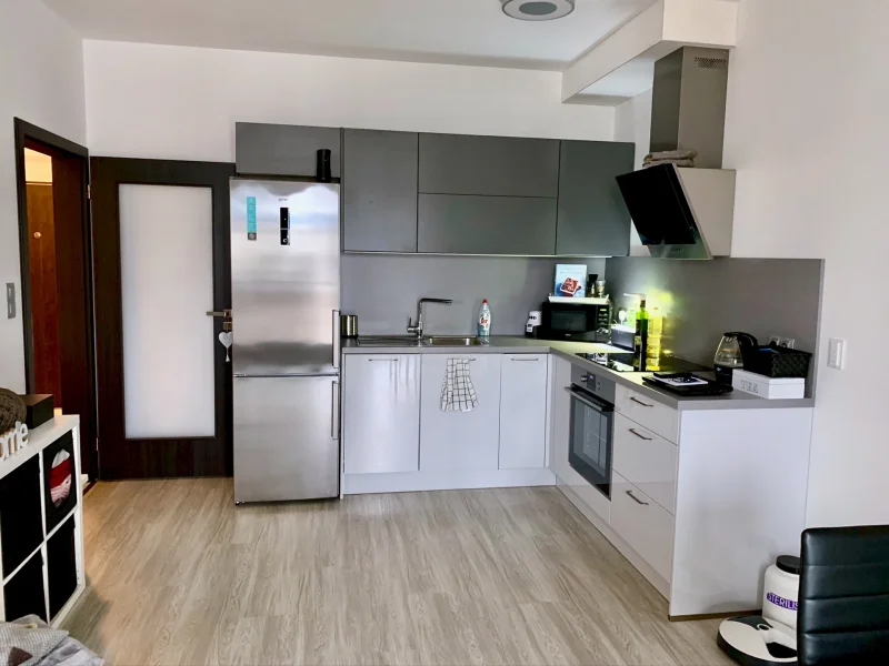 Pronájem Bytu 2+kk, 50m2, ulice Makedonská, Praha 9