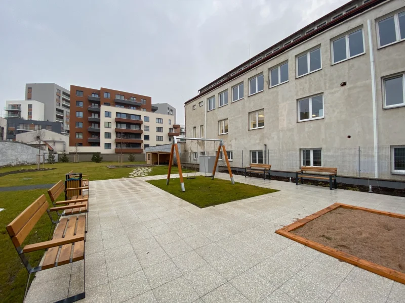 Pronájem bytu 1+kk, 33m2 s balkonem Praha Holešovice