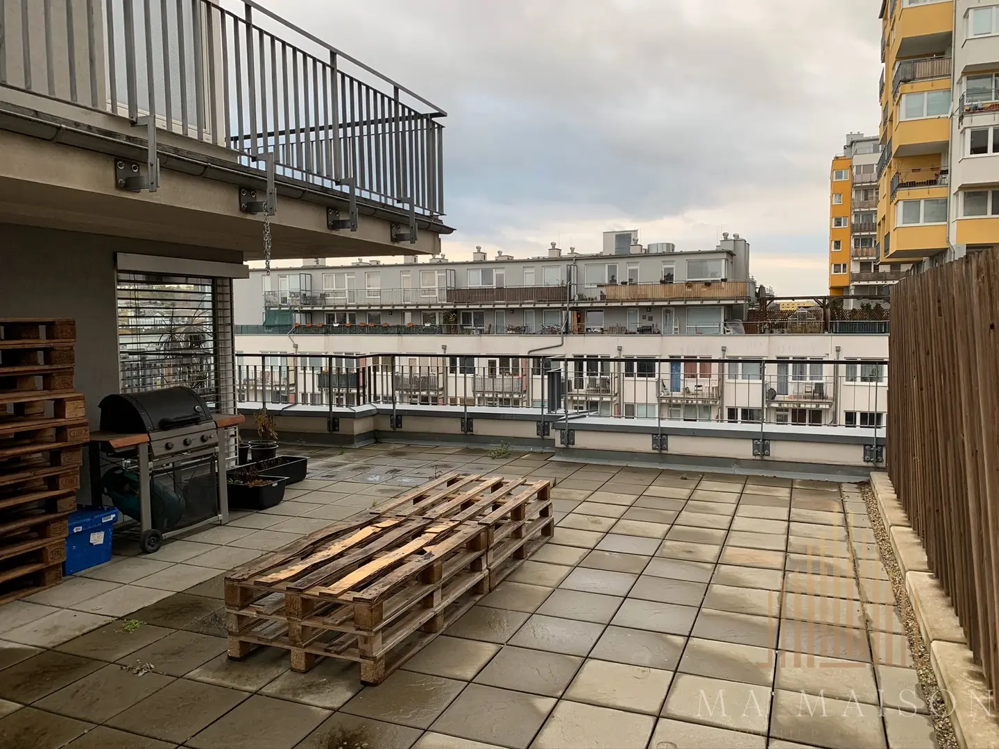 Pronájem Bytu 2+kk, 56m², terasa 81 m2, Nová Harfa