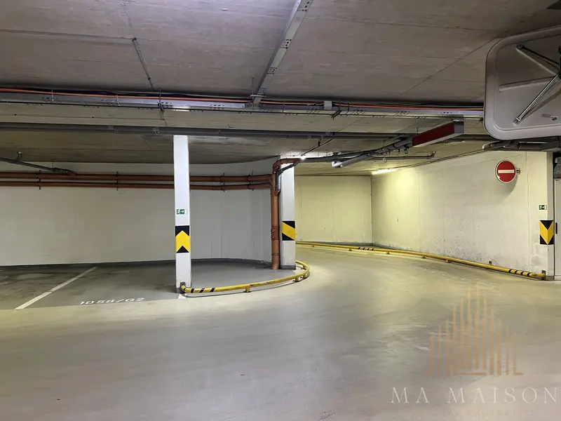 Pronájem garáže, ulice Pod Harfou, Praha - Vysočany