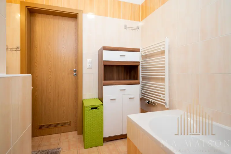 Pronájem slunného bytu 2+kk/G/B/S s výměrou  45m² - Praha - Uhříněves