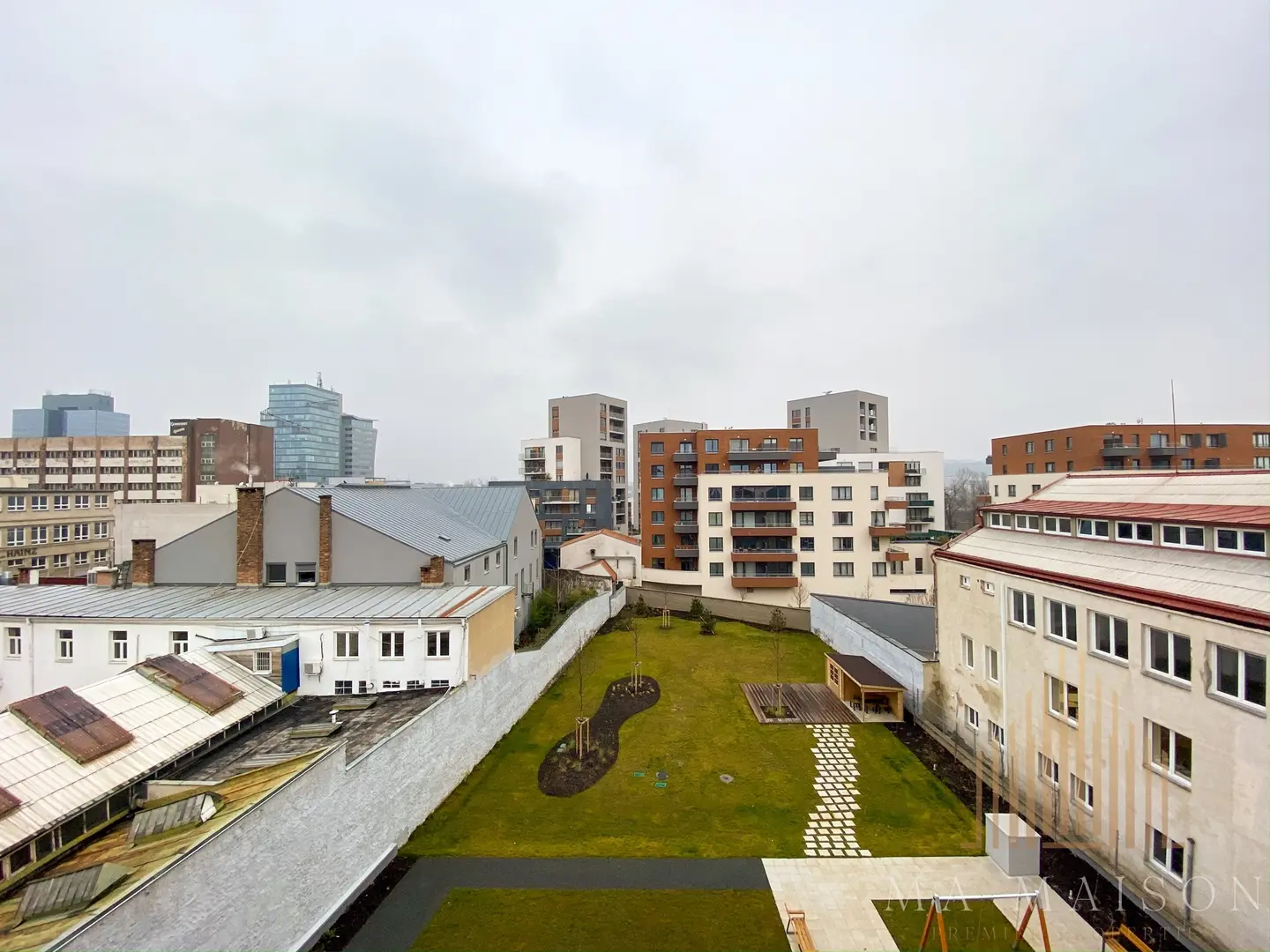 Pronájem nového bytu 1+kk/B, 33m2, nezařízený, Praha 7 - Holešovice