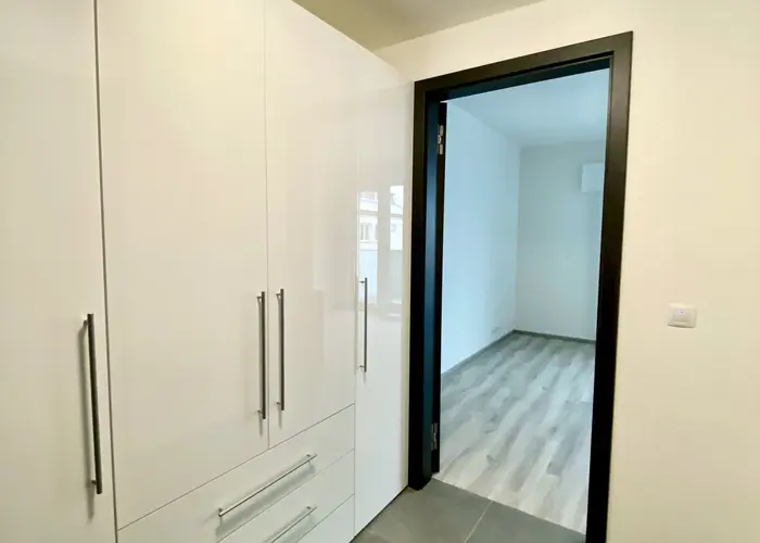 Pronájem nového bytu 1+kk/B, 33m2, nezařízený, Praha 7 - Holešovice