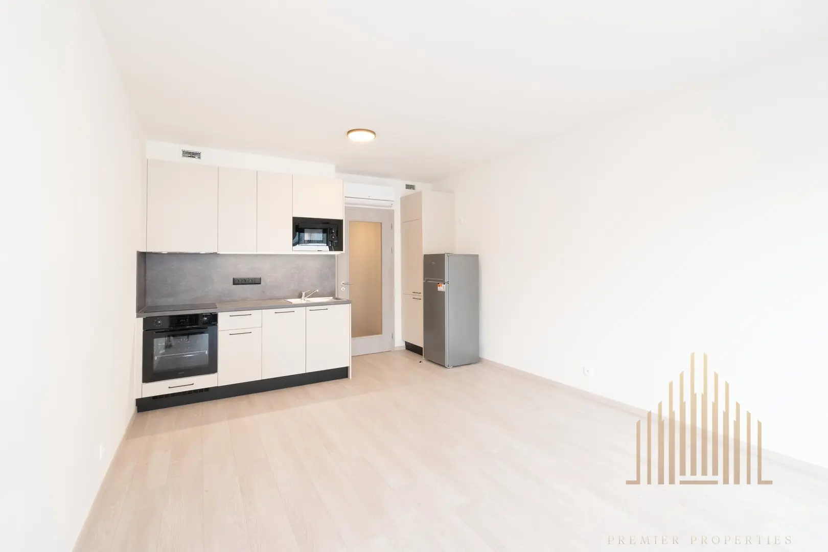Pronájem bytu 1+kk 32 m², Praha - Hloubětín