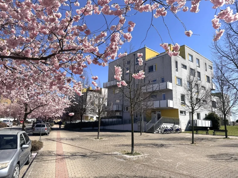 Pronájem slunného bytu 2+kk/G/B/S, 49 m², zařízený, Praha - Uhříněves