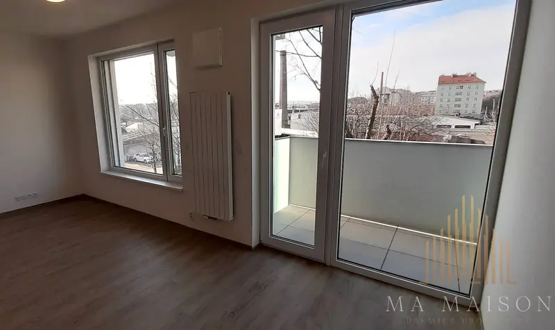 Pronájem moderního bytu 1+kk, 33 m2 + balkon,  Praha 7 - Holešovice