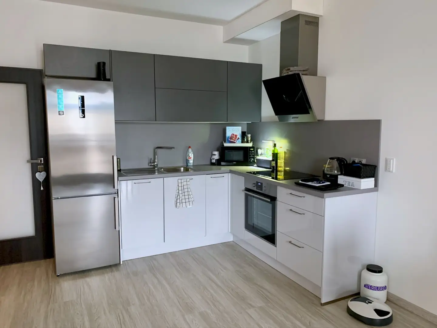 Pronájem Bytu 2+kk, 50m2, ulice Makedonská, Praha 9