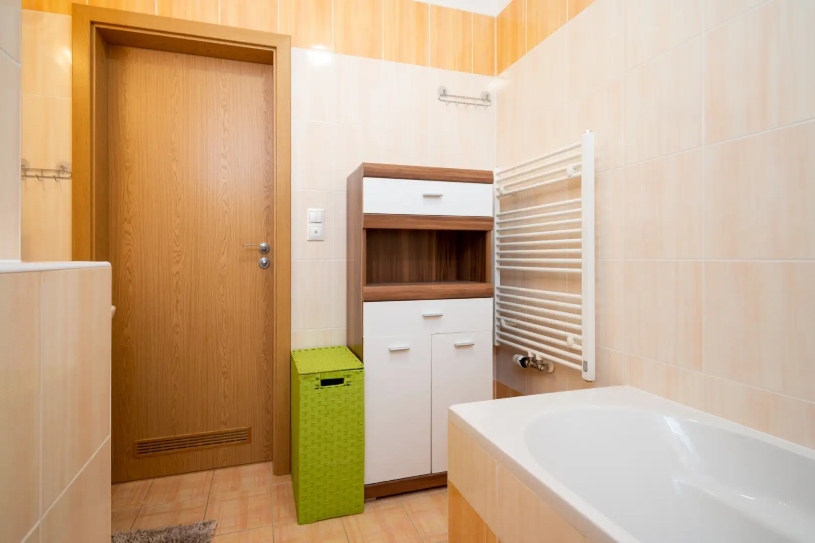 Pronájem slunného bytu 2+kk/G/B/S s výměrou  45m² - Praha - Uhříněves