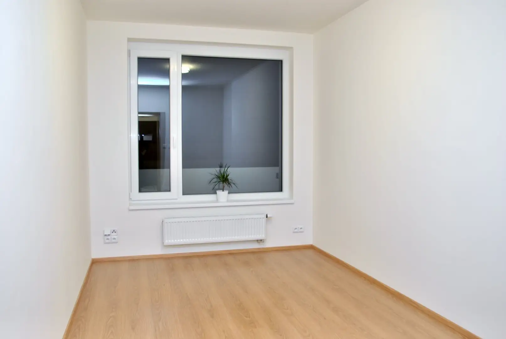 Pronájem bytu 2+kk o výměře 54 m²  Praha - Střížkov