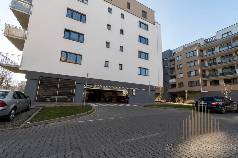 Pronájem bytu 2+kk/B/G, nezařízený, 55m², Praha 9 - Střížkov
