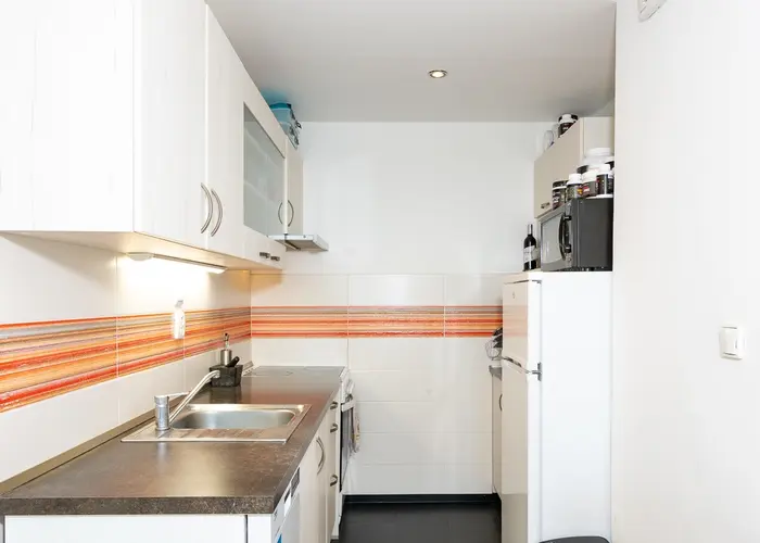 Pronájem bytu 2+kk, 42 m2, panel, částečně zařízený, Praha 4 - Chodov