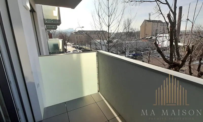 Pronájem moderního bytu 1+kk, 33 m2 + balkon,  Praha 7 - Holešovice