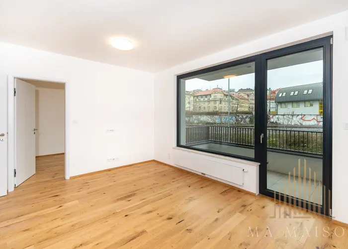 Pronájem bytu 2+kk/B, 40 m², nezařízený, Praha 4 - Nusle