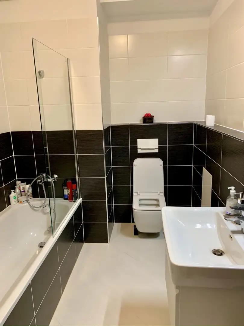 Pronájem Bytu 2+kk, 50m2, ulice Makedonská, Praha 9