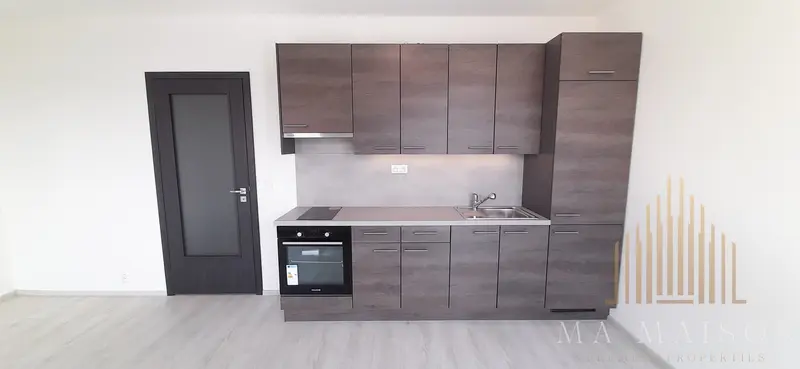 Pronájem bytu 1+kk/B, 33 m2, nezařízený, Praha 7 - Holešovice