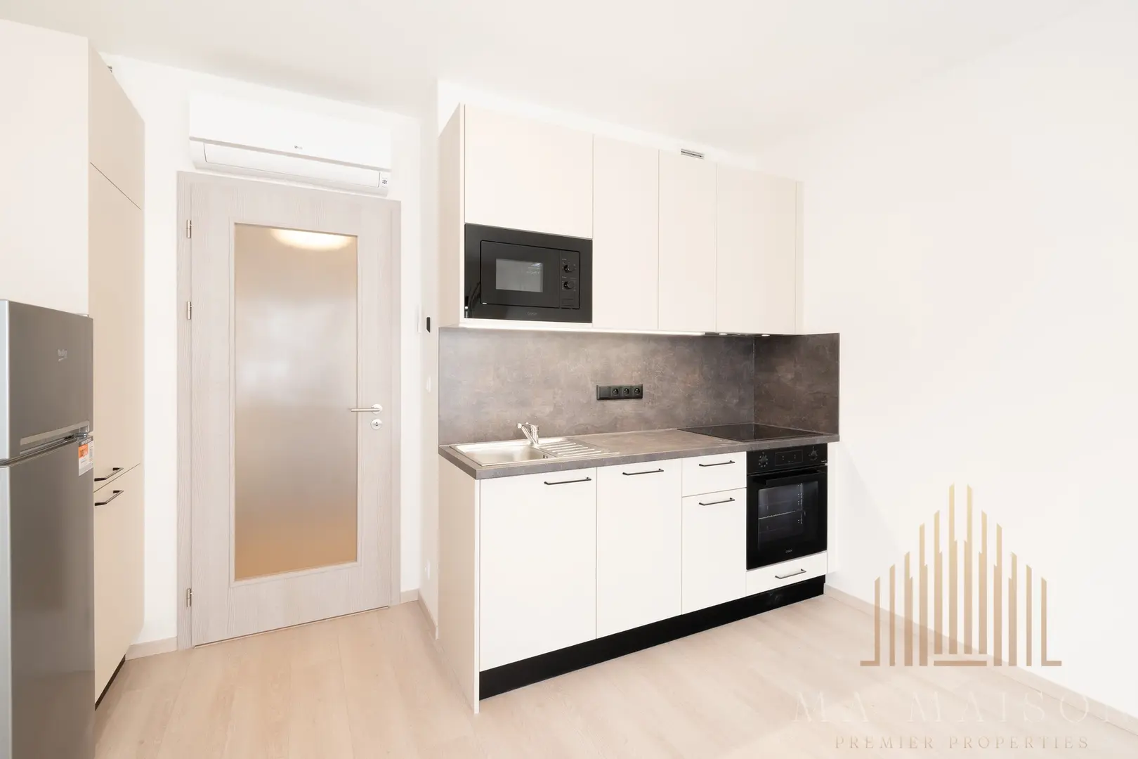 Pronájem bytu 1+kk 32 m², Praha - Hloubětín