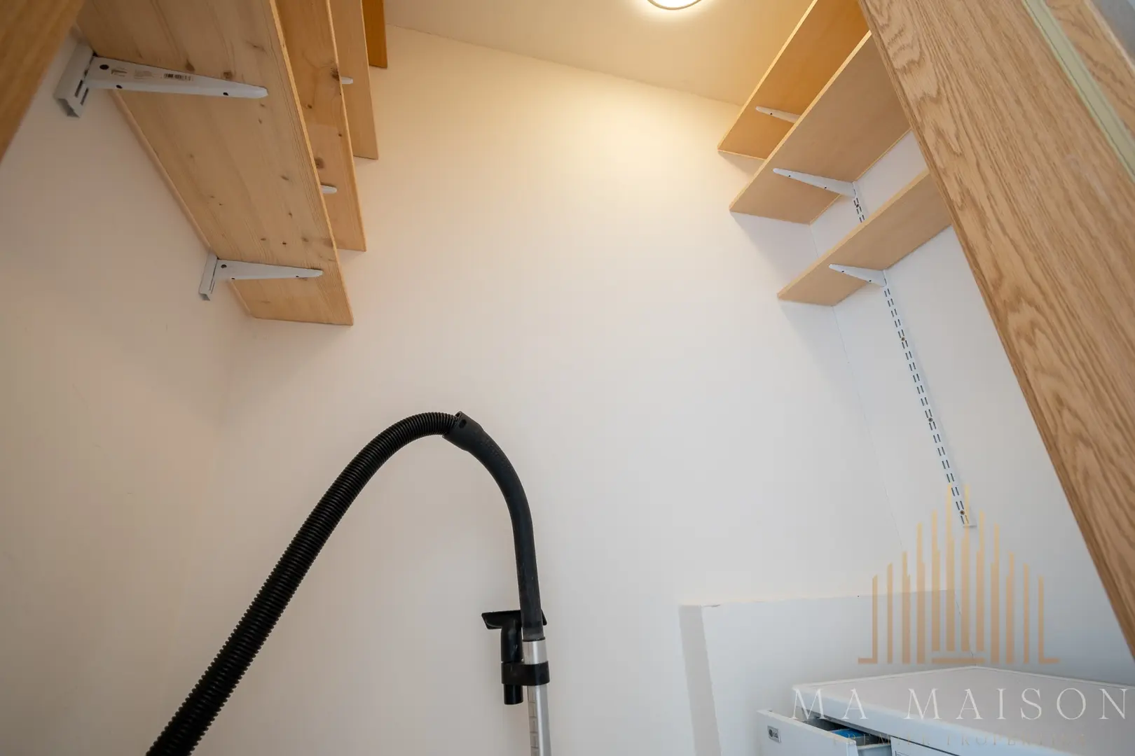 Pronájem slunného bytu 2+kk/G/B/S s výměrou  45m² - Praha - Uhříněves