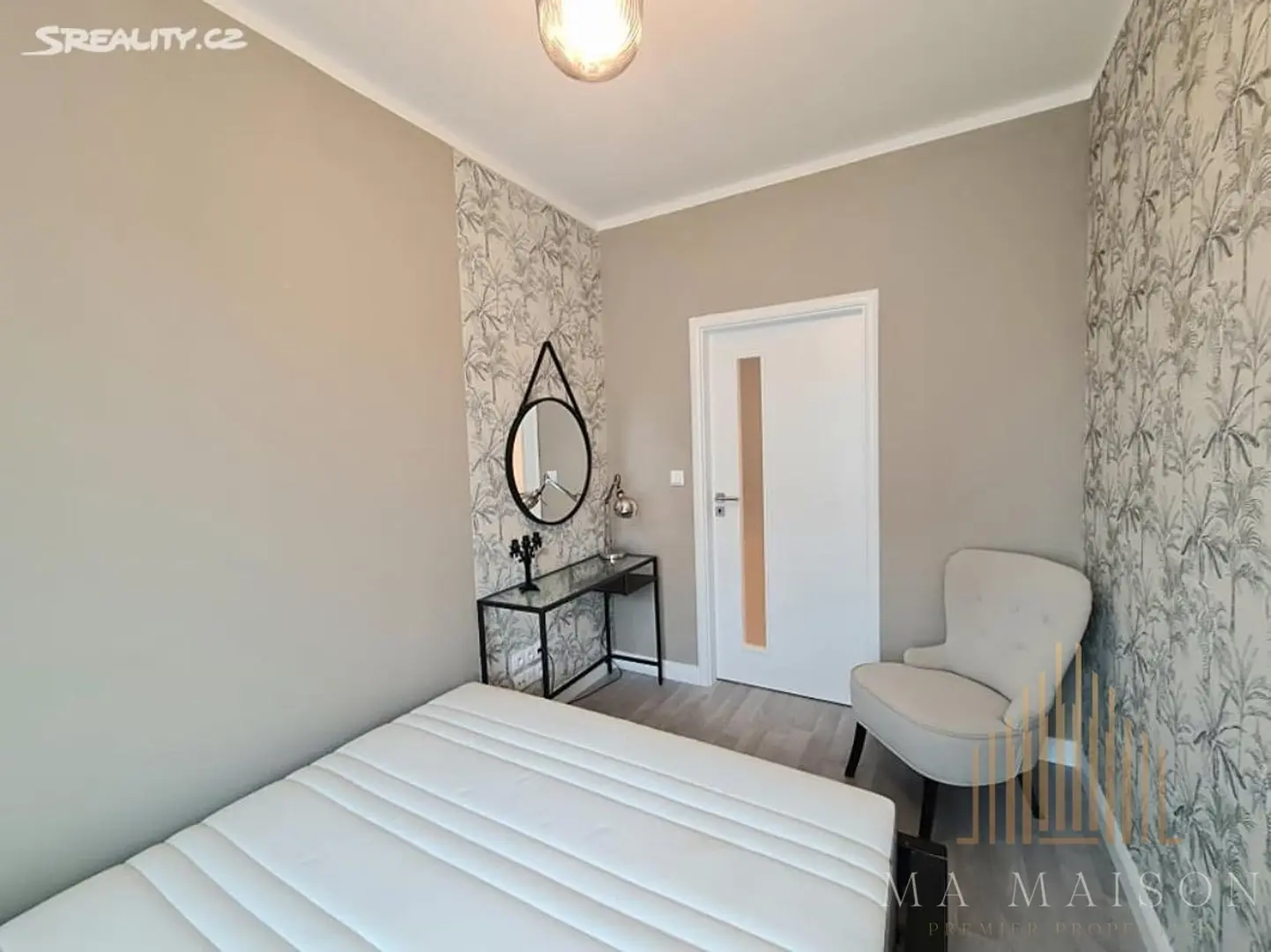 Pronájem bytu 2+kk 38 m², Praha - Žižkov