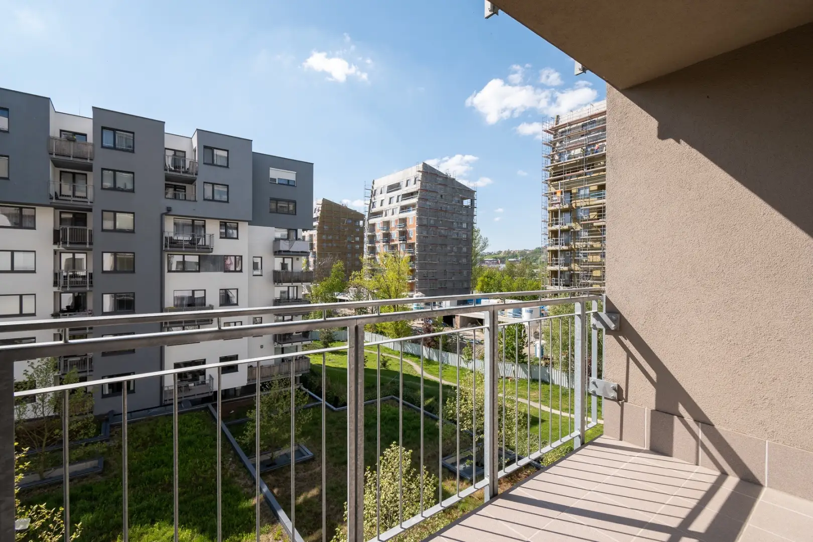 Pronájem bytu 2+kk, ulice Pod Harfou 995/23, Praha - Vysočany