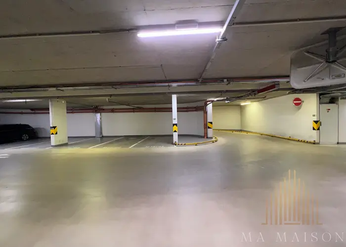 Pronájem podzemního garážového stání