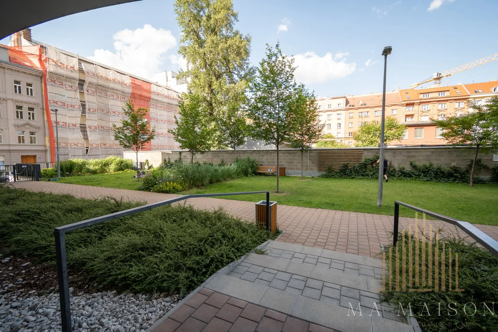 Pronájem bytu 2+kk/B/P, zařízený,  61 m² - Praha - Libeň