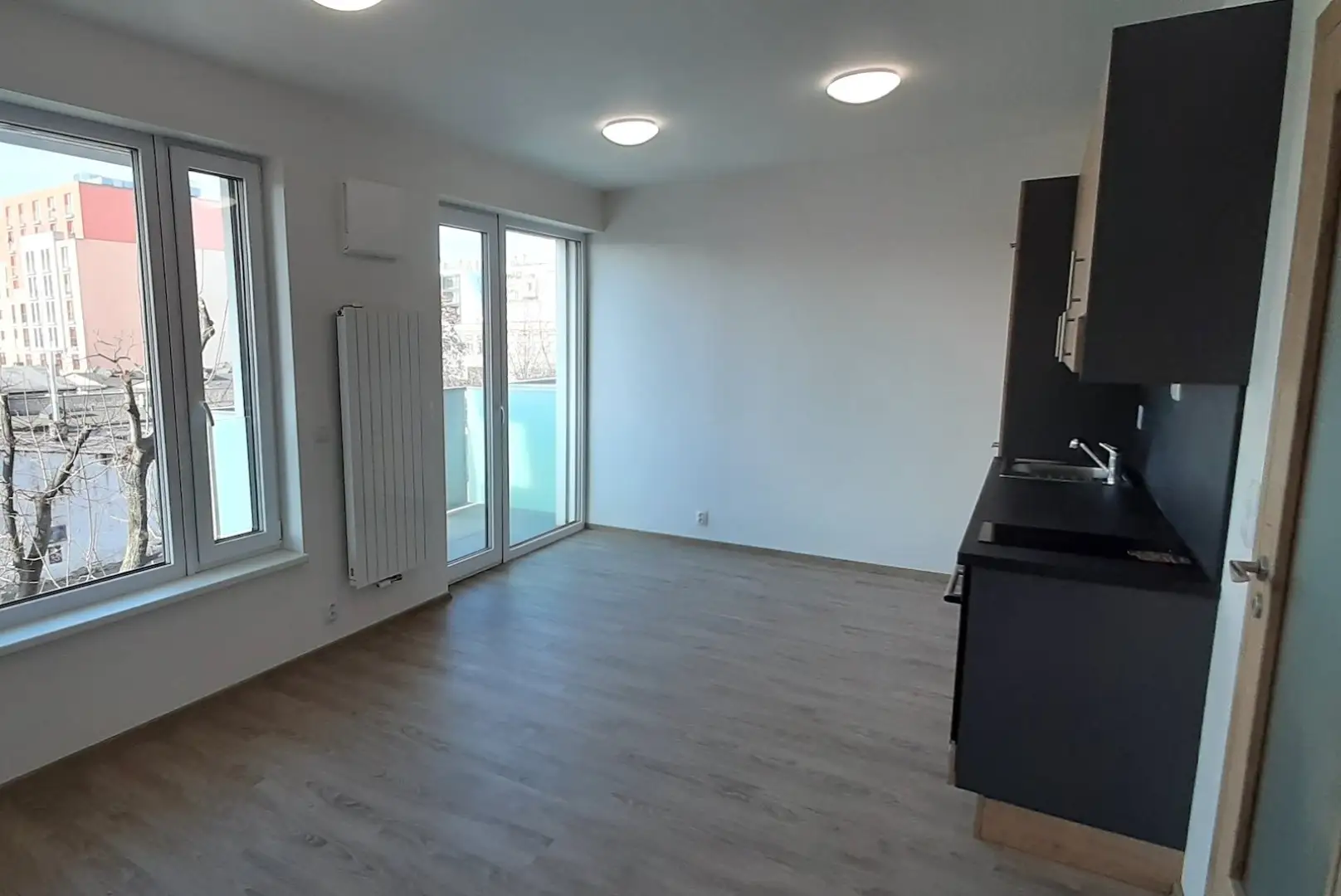 Pronájem moderního bytu 1+kk, 33 m2 + balkon,  Praha 7 - Holešovice