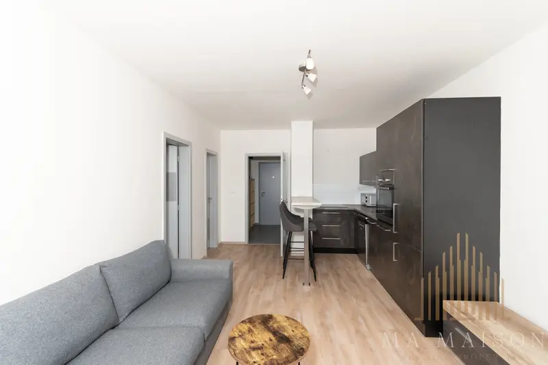 Pronájem slunného bytu 2+kk, 41 m², zařízený, Praha - Modřany